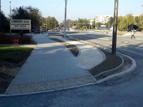 Radom. Budowa drogi dla rowerów na ulicy Limanowskiego
