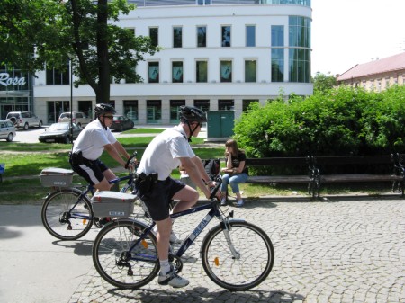 Rowerowy patrol policyjny w Parku im. T. Kościuszki