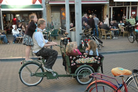 Rower jest bezpieczny dla użytkowników i dla otoczenia - sprzyja rozwojowi życia miejskiego
